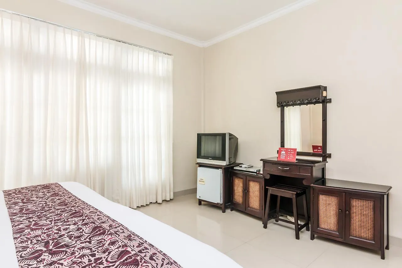 Zen Rooms Seminyak Taman Petitenget 3*,