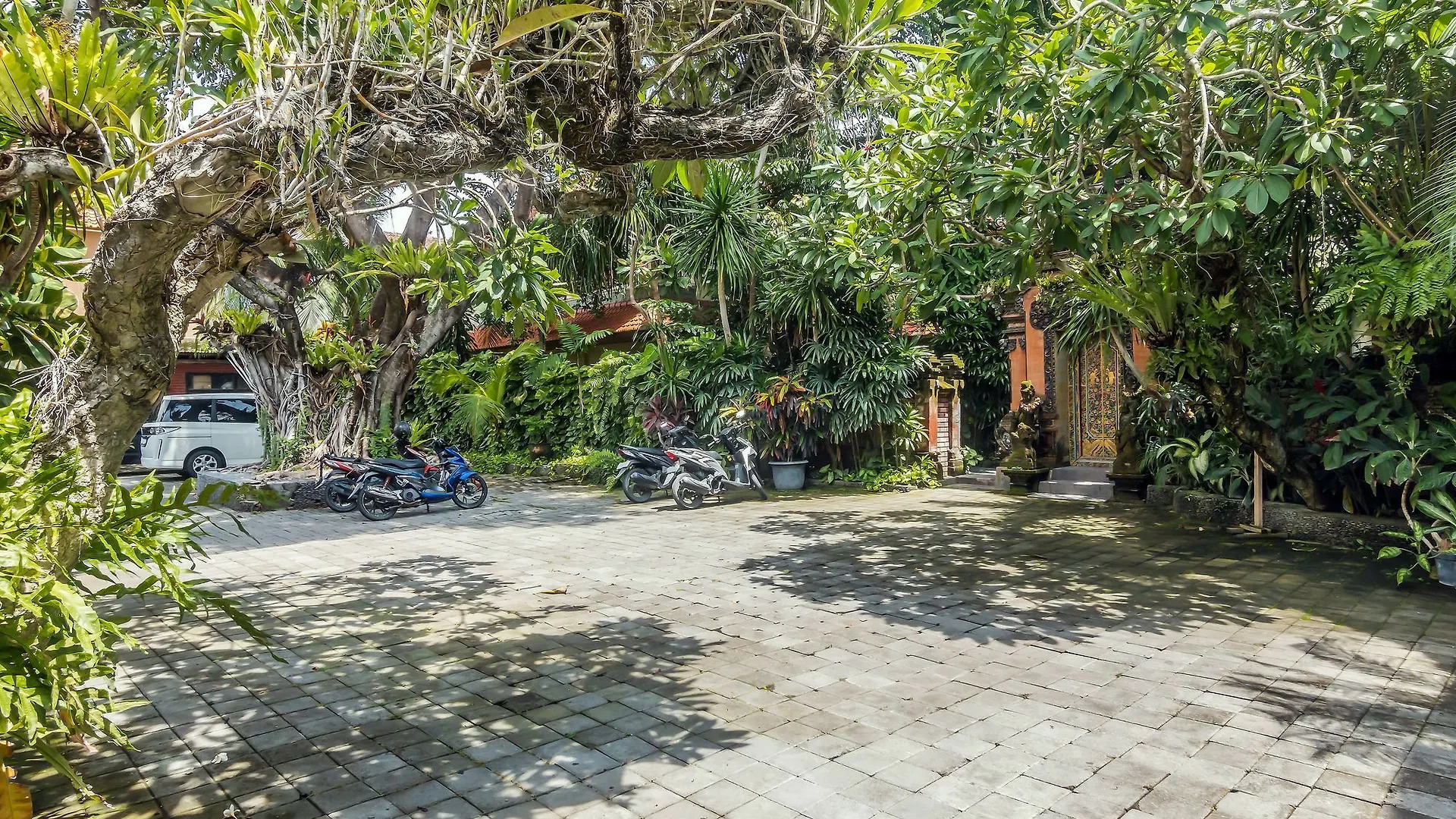 Zen Rooms Seminyak Taman Petitenget