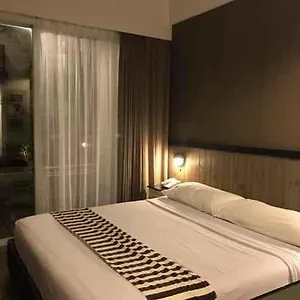 7 Bidadari Семиньяк