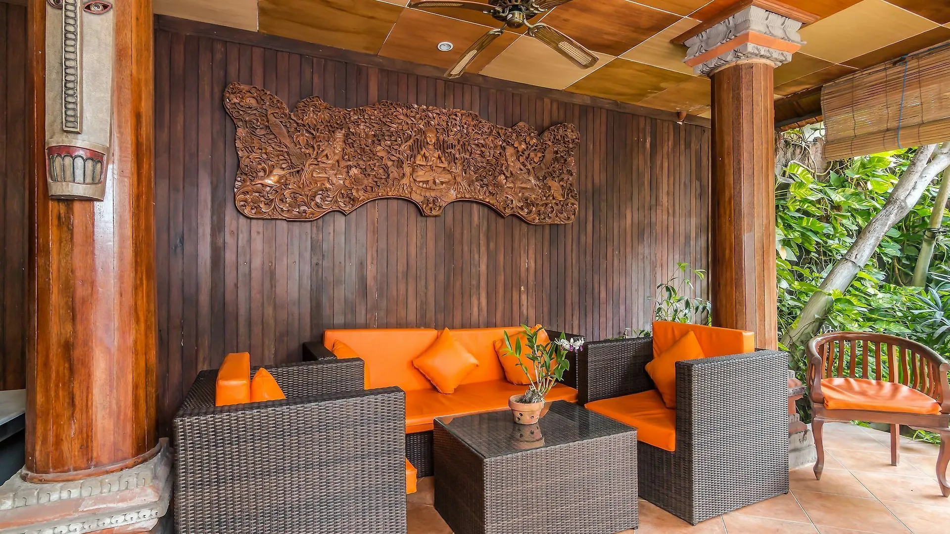 Zen Rooms Seminyak Taman Petitenget Hotel